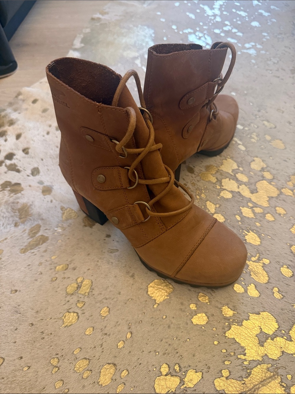 Sorel lace up boots nwt
